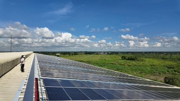 Sistema fotovoltaico comercial e industrial